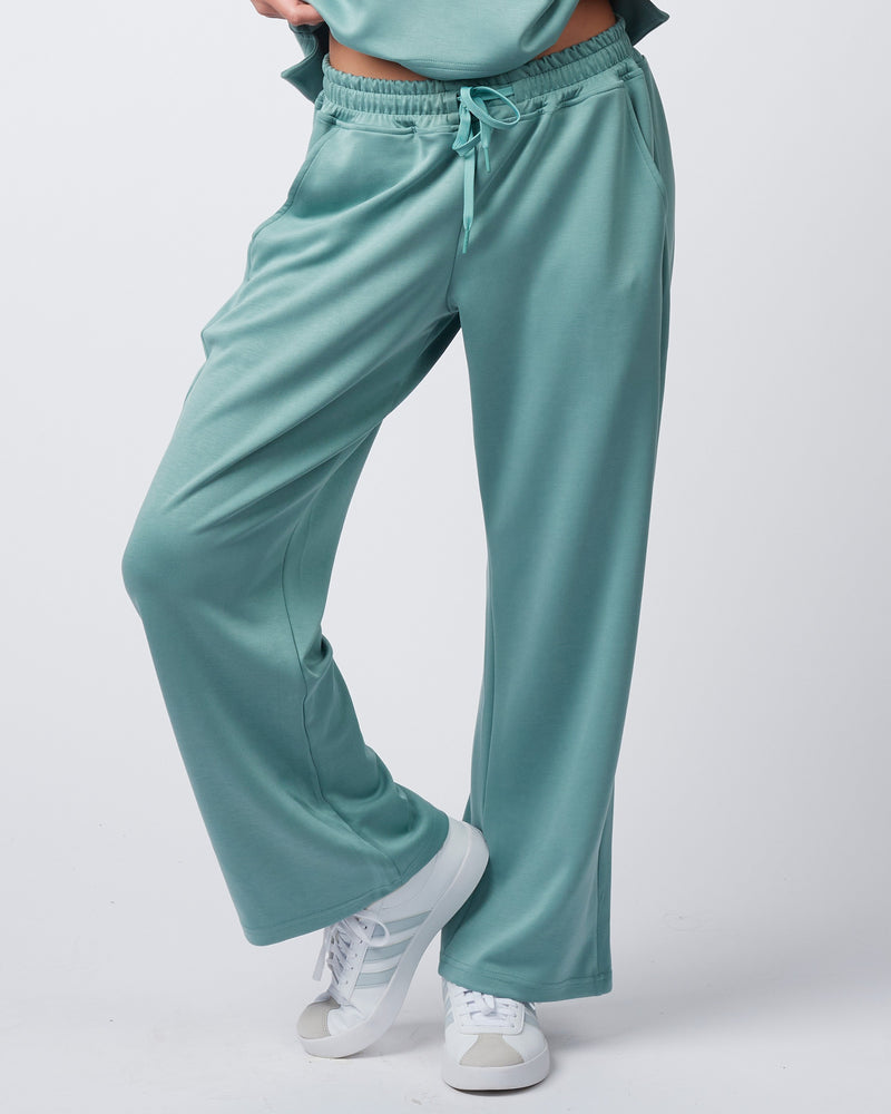 Women's Wide Leg Elastic Waisted Pant