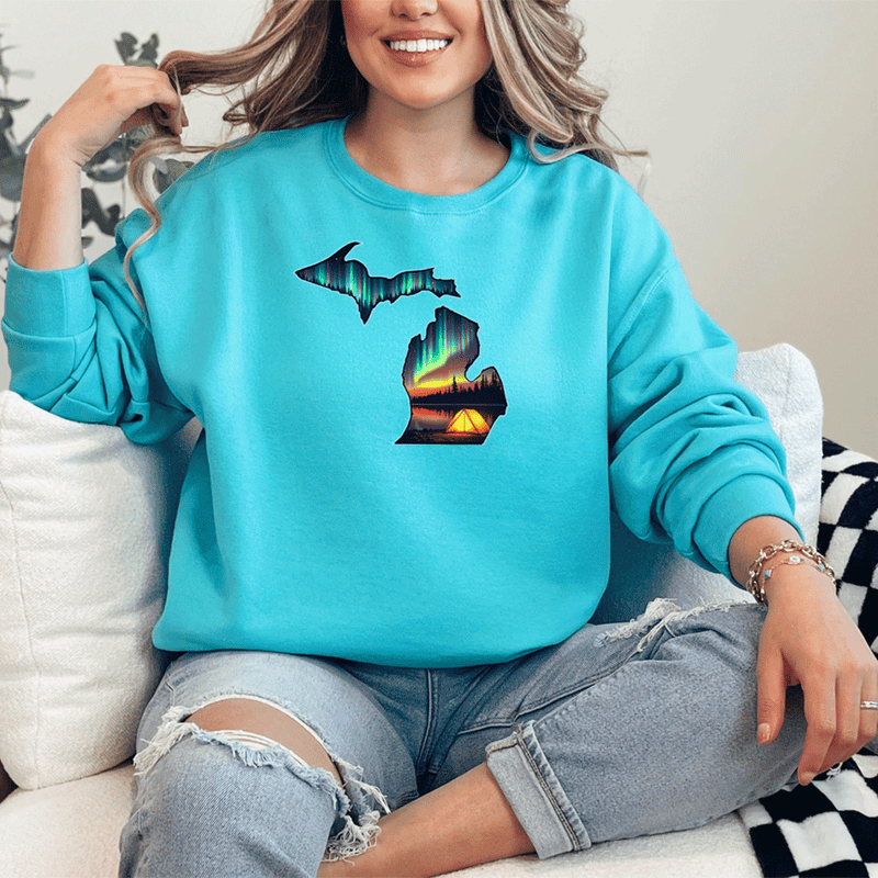 "Northern Lights Camping"Relaxed Fit Classic Crew Unisex Sweatshirt