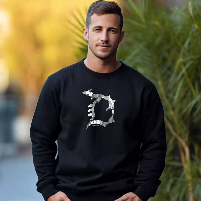 "Michigan D Camo"Men's Classic Crew Sweatshirt