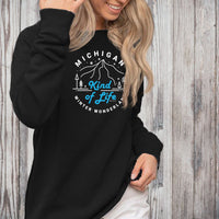 "Winter Kind Of Life"Women's Ultra Soft Wave Wash Crew Sweatshirt