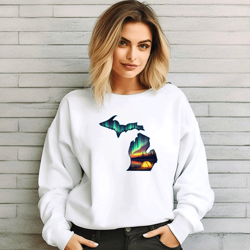 "Northern Lights Camping"Relaxed Fit Classic Crew Unisex Sweatshirt